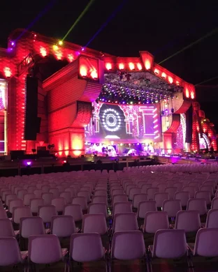 Live concert by Brad Williams