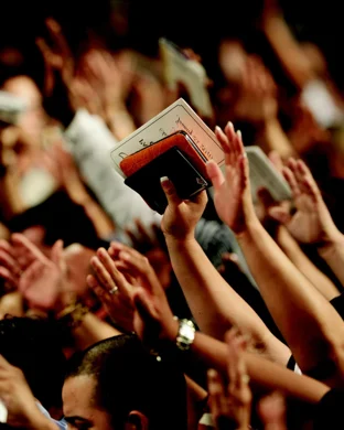 Drew And Ellie Holcomb